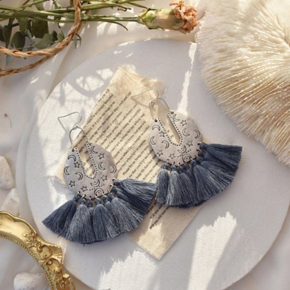 Moon and Star Crescent Tassels BOUTIQUE - Picture 2 of 8